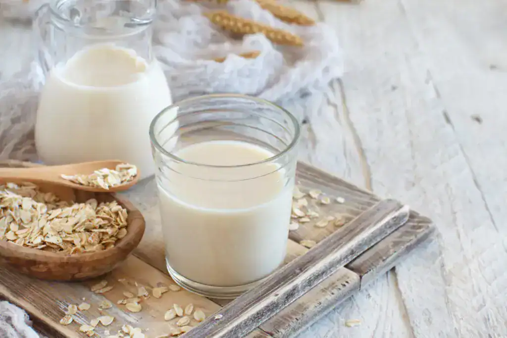 Leche vegetal con avena, tipos de leche beneficiosos para el intestino
